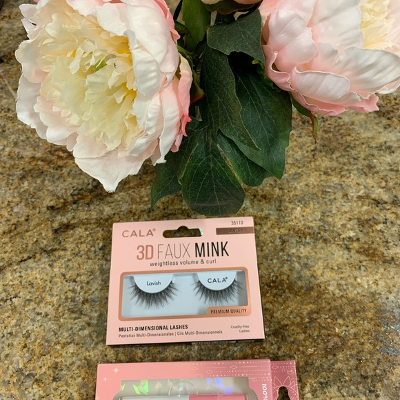 Eyelashes with glue - Picture 2 of 2